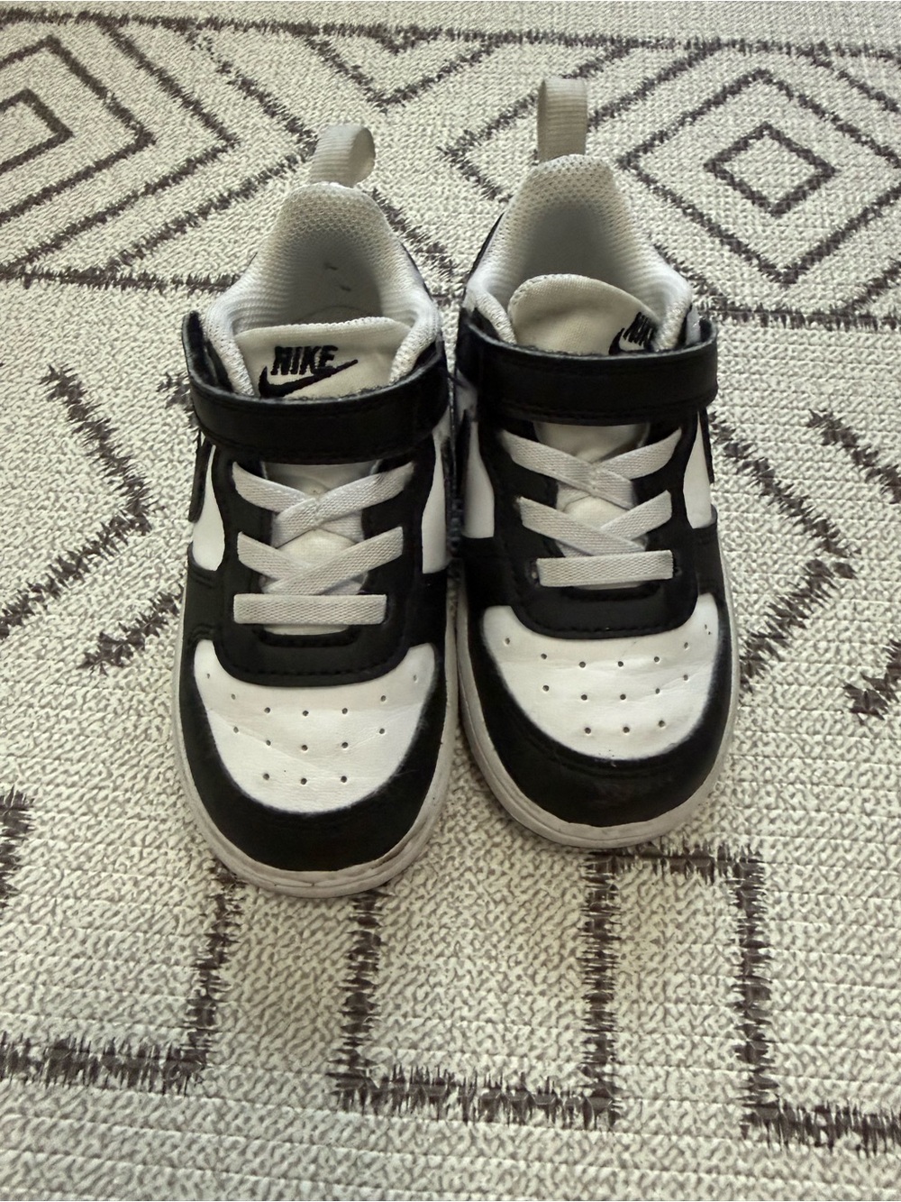 Nike Kids Black and White Hook-and-Loop Sneakers